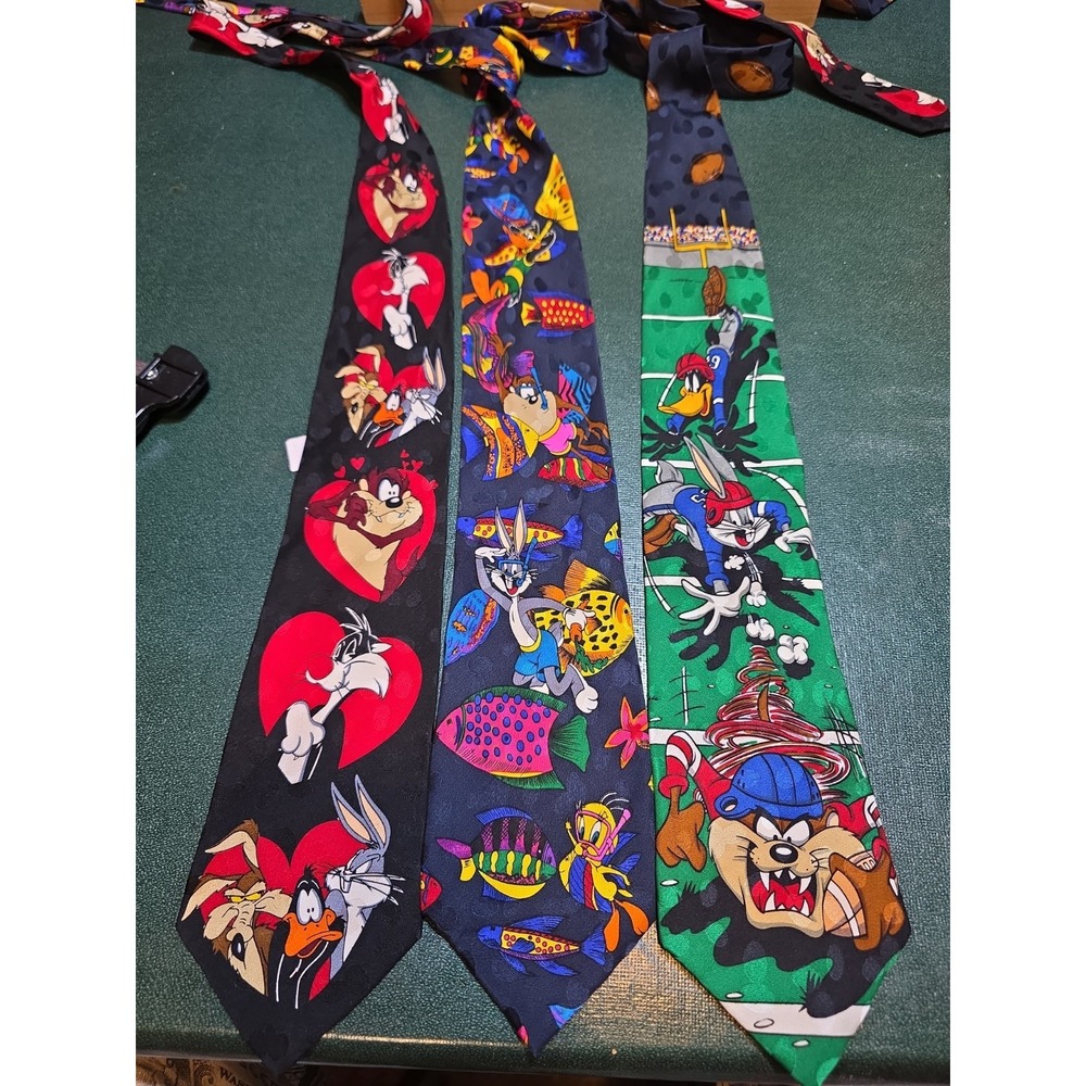 Lot Of 3 Looney Tunes Ties Taz, Tweety , Bugs Bunny, Daffy Duck